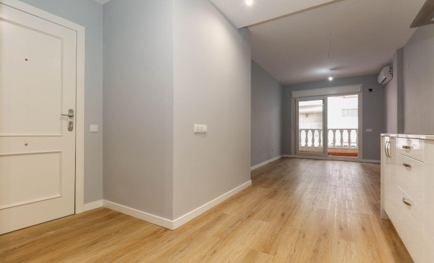 Herverkoop - Apartment - Torrevieja - La Mata pueblo