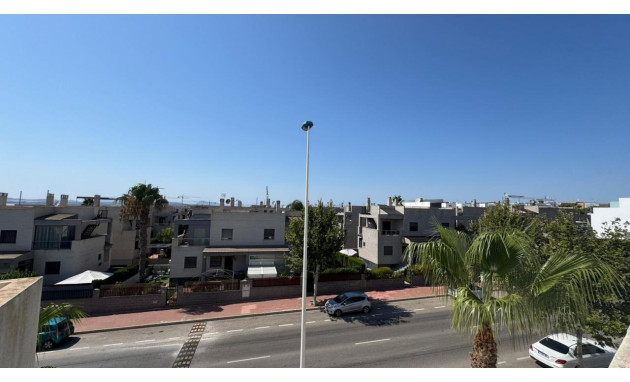 Herverkoop - Villa - Torrevieja - Aguas nuevas 2