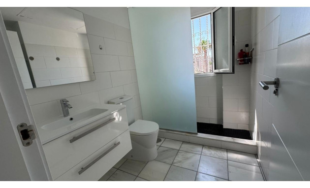 Herverkoop - Villa - Torrevieja - Aguas nuevas 2