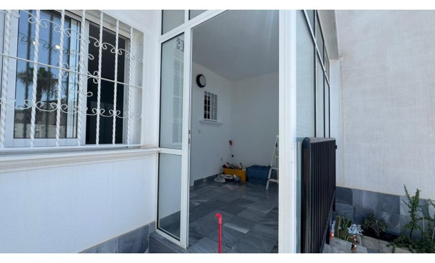 Herverkoop - Villa - Torrevieja - Aguas nuevas 2