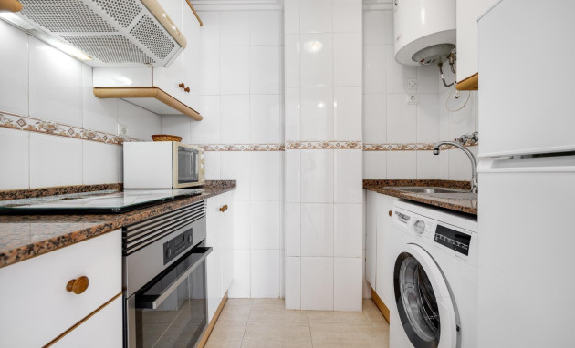 Herverkoop - Apartment - Torrevieja - Estacion de autobuses