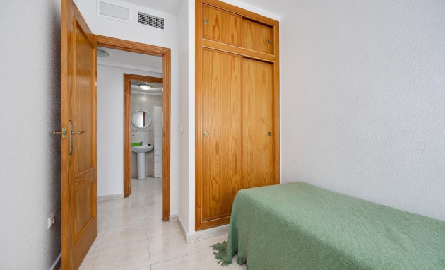 Herverkoop - Apartment - Torrevieja - Estacion de autobuses