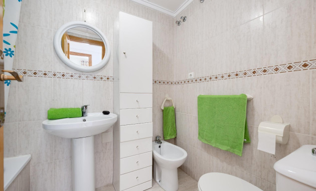 Herverkoop - Apartment - Torrevieja - Estacion de autobuses