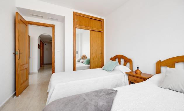 Herverkoop - Apartment - Torrevieja - Estacion de autobuses
