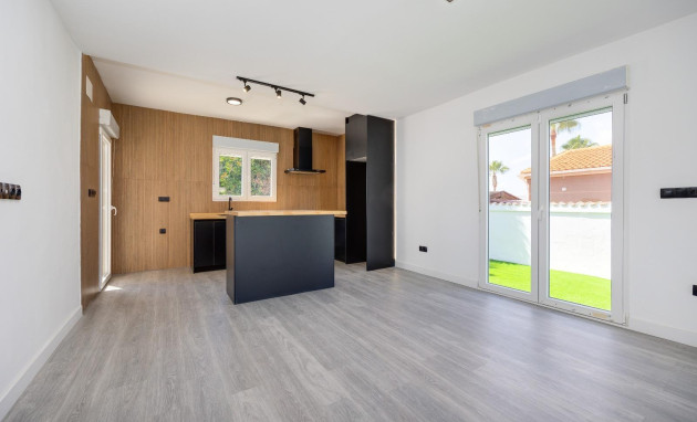 Herverkoop - Villa - Torrevieja - El limonar