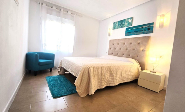Herverkoop - Apartment - Torrevieja - Estacion de autobuses