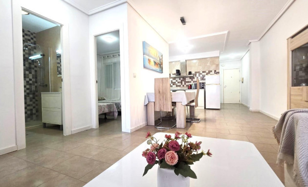 Herverkoop - Apartment - Torrevieja - Estacion de autobuses