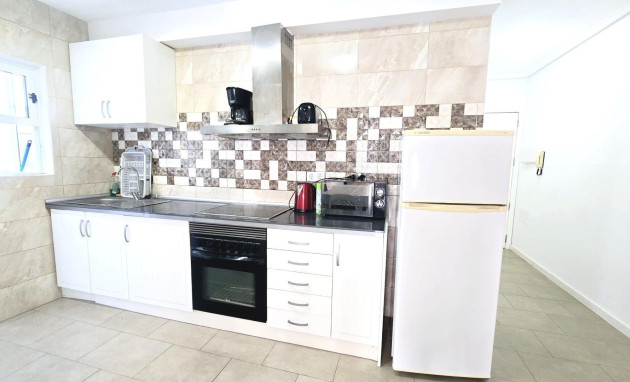 Herverkoop - Apartment - Torrevieja - Estacion de autobuses