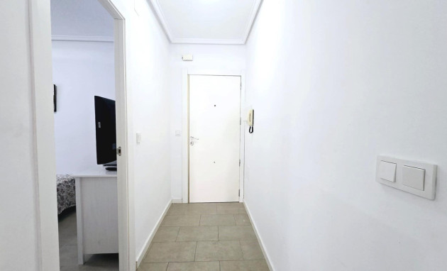 Herverkoop - Apartment - Torrevieja - Estacion de autobuses