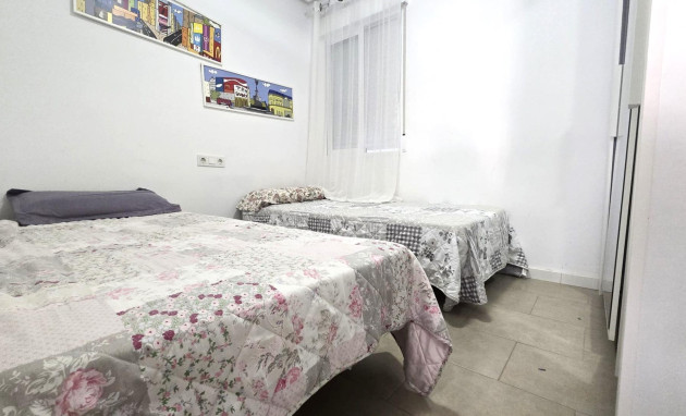 Herverkoop - Apartment - Torrevieja - Estacion de autobuses