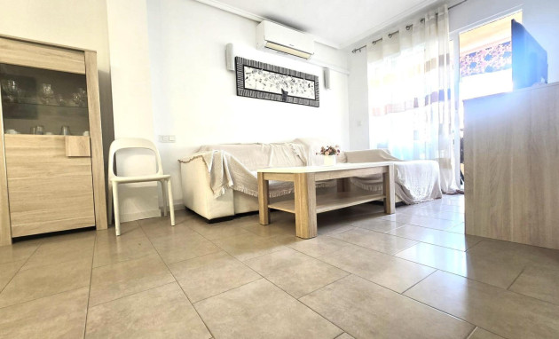 Herverkoop - Apartment - Torrevieja - Estacion de autobuses