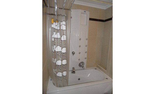 Herverkoop - Apartment - Murcia - Barriomar