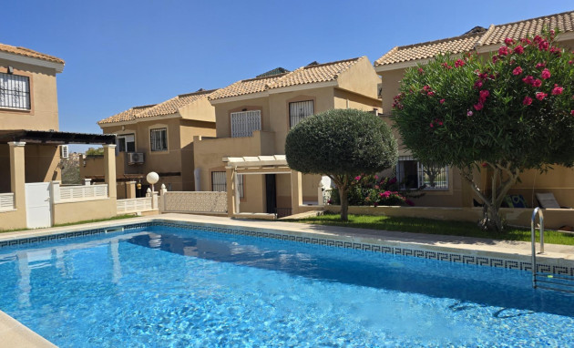 Herverkoop - Villa - Orihuela Costa - Villamartín-Las Filipinas