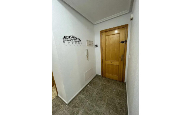 Herverkoop - Apartment - Torrevieja - Estacion de autobuses