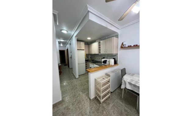 Herverkoop - Apartment - Torrevieja - Estacion de autobuses