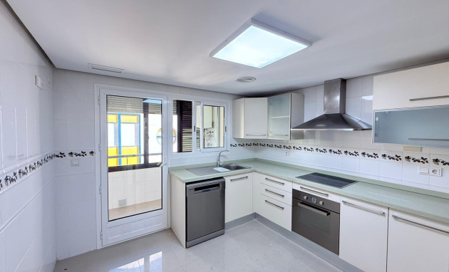 Herverkoop - Apartment - Torrevieja - Puerto Deportivo