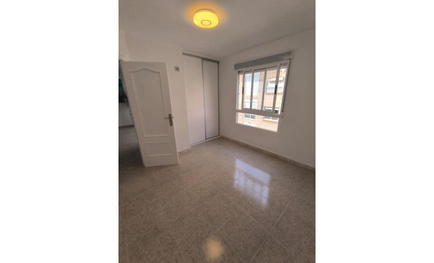 Herverkoop - Apartment - Torrevieja - Playa del cura