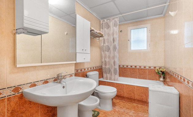 Herverkoop - Apartment - Torrevieja - Estacion de autobuses