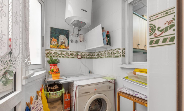 Herverkoop - Apartment - Torrevieja - Estacion de autobuses