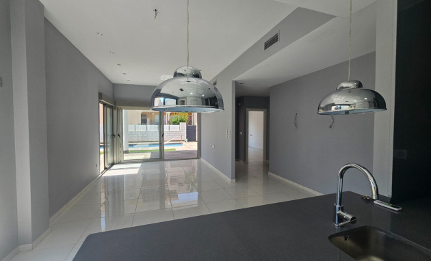 Herverkoop - Villa - Orihuela - La Matanza