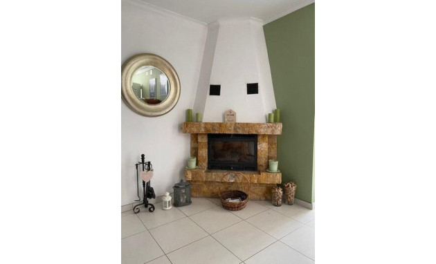 Herverkoop - Country Property - Albatera - Pueblo 11