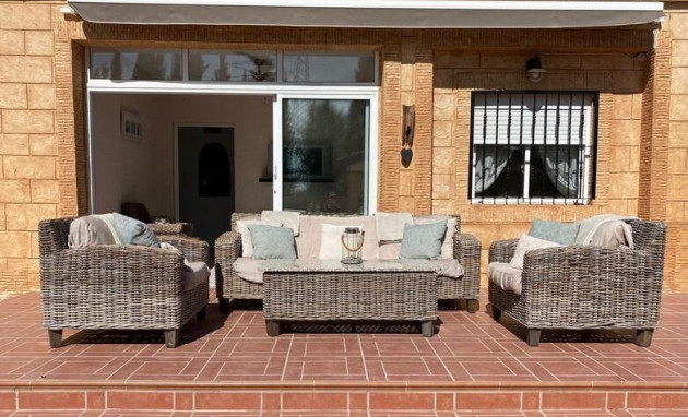 Herverkoop - Country Property - Albatera - Pueblo 11