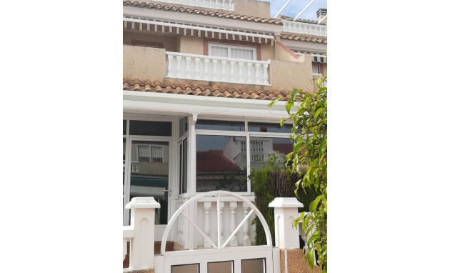 Herverkoop - Bungalow - Gelijkvloers - Torrevieja - La Siesta - El Salado - Torreta