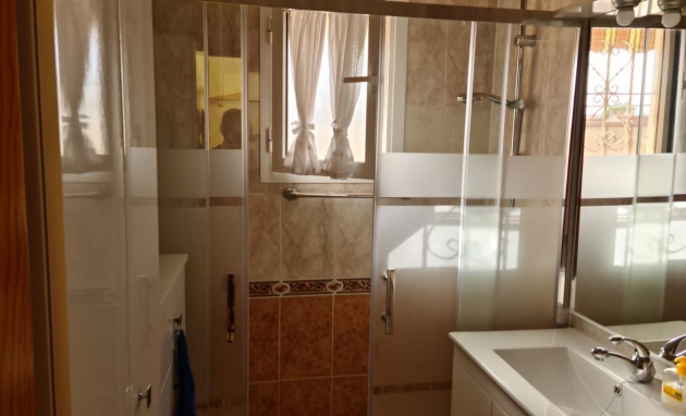 Herverkoop - Bungalow - Gelijkvloers - Torrevieja - La Siesta - El Salado - Torreta