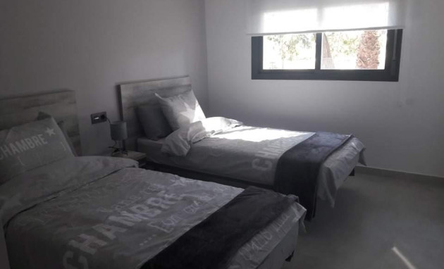 Revente - Bungalow - Rez-de-chaussée - Guardamar del Segura - EL RASO