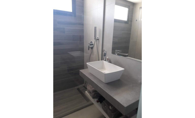 Revente - Bungalow - Rez-de-chaussée - Guardamar del Segura - EL RASO