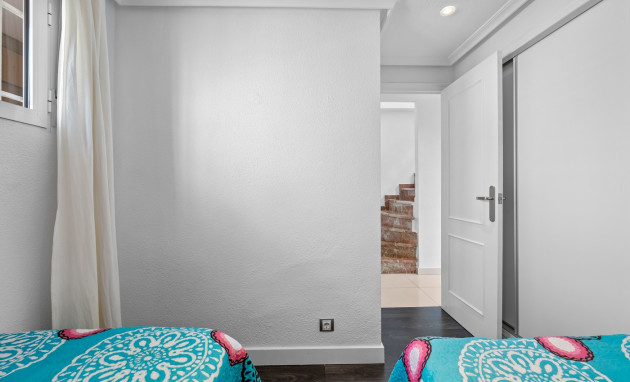 Resale - Apartment - Punta Prima