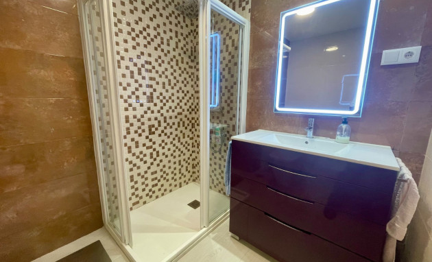 Herverkoop - Apartment - Torrevieja - Playa del Cura