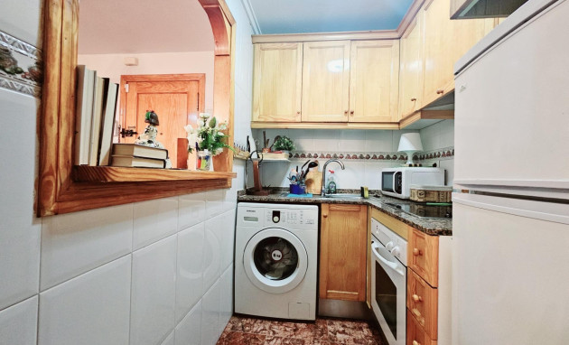 Herverkoop - Apartment - Torrevieja - Estacion de autobuses