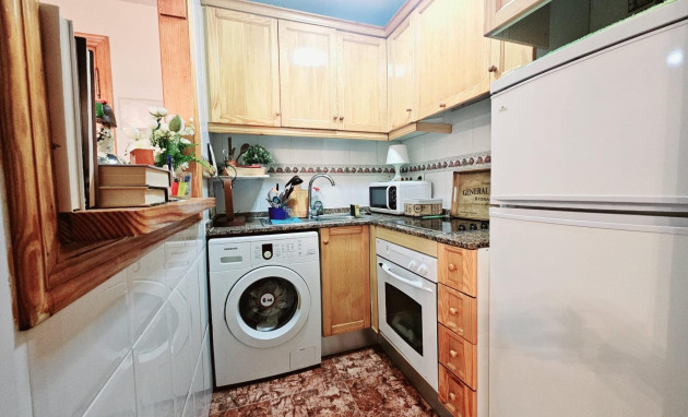 Herverkoop - Apartment - Torrevieja - Estacion de autobuses