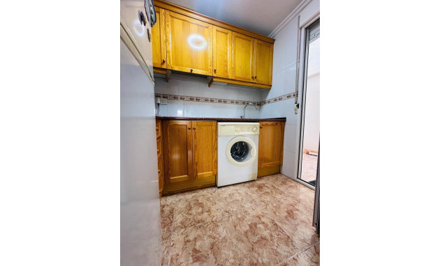 Herverkoop - Apartment - Torrevieja - Estacion de autobuses