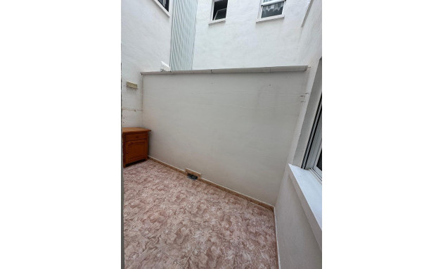 Herverkoop - Apartment - Torrevieja - Estacion de autobuses