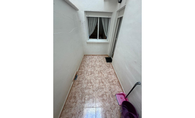 Herverkoop - Apartment - Torrevieja - Estacion de autobuses