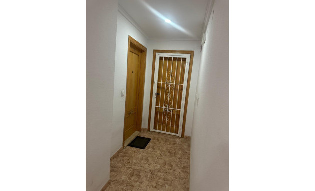Herverkoop - Apartment - Torrevieja - Estacion de autobuses