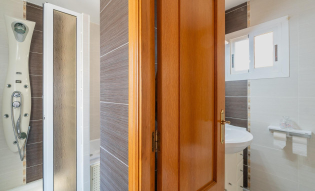 Herverkoop - Villa - Orihuela Costa - La Zenia