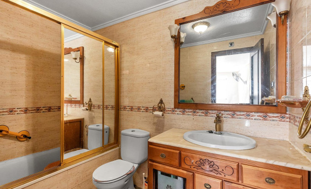 Herverkoop - Apartment - Torrevieja - Estacion de autobuses