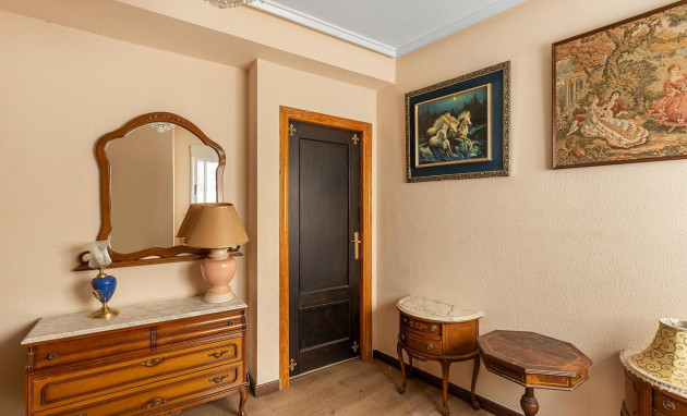 Herverkoop - Apartment - Torrevieja - Estacion de autobuses