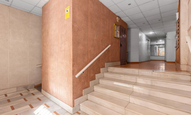 Herverkoop - Apartment - Torrevieja - Estacion de autobuses