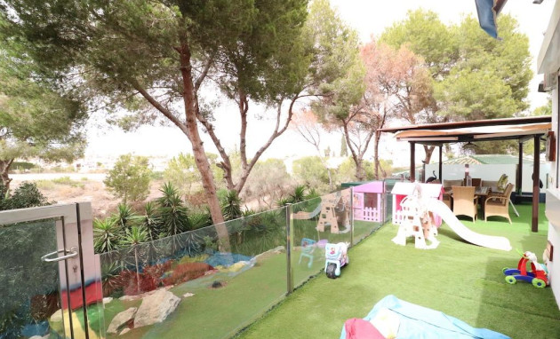 Herverkoop - Villa - Orihuela Costa - Montezenia