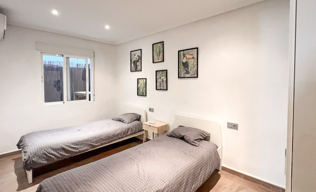 Herverkoop - 1. Apartment / flat - Playa Del Cura - Torrevieja