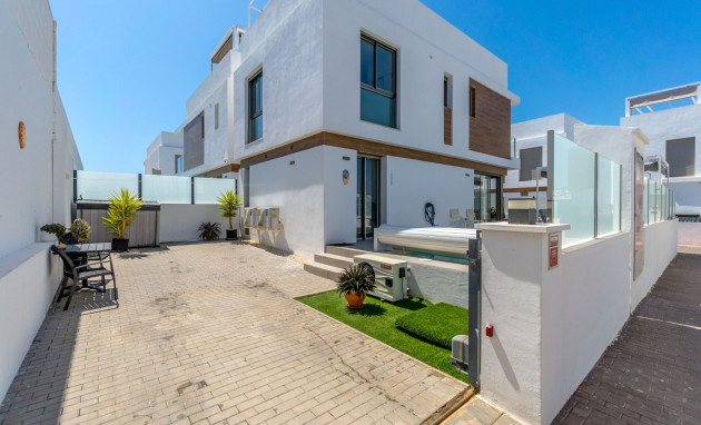 Herverkoop - Detached Villa - Orihuela Costa - Villamartin