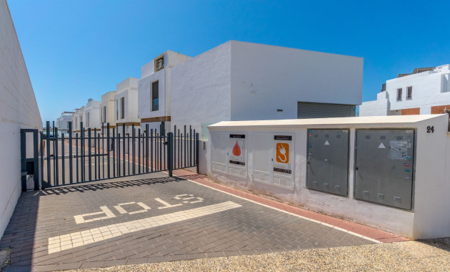 Herverkoop - Detached Villa - Orihuela Costa - Villamartin