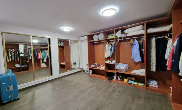 Herverkoop - Detached Villa - Torrevieja - La Mata - Town