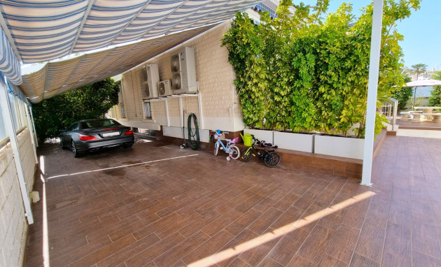 Herverkoop - Detached Villa - Torrevieja - La Mata - Town