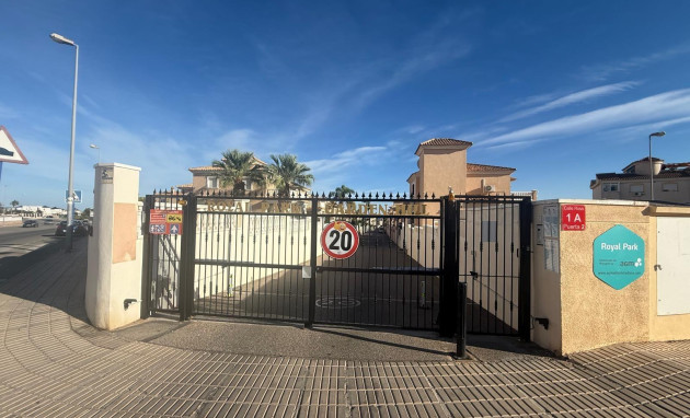 Herverkoop - Villa - Orihuela Costa - La Florida