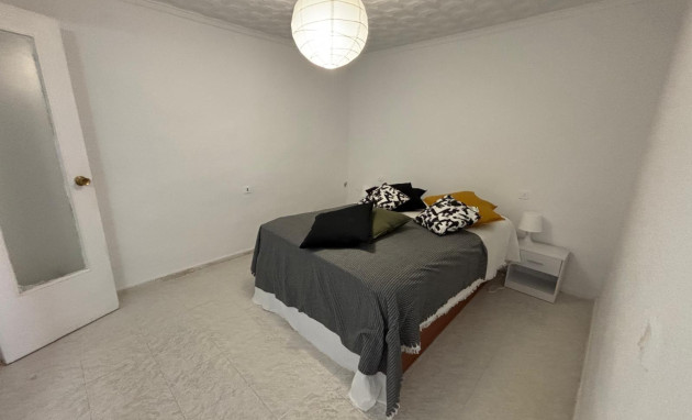 Herverkoop - Bungalow - Gelijkvloers - Torrevieja - El limonar